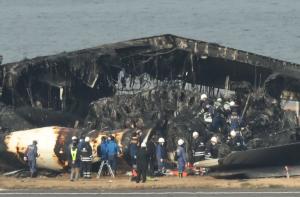 Accidentul aviatic din Tokyo. Piloții avionului Airbus A350 spun că nu au văzut aeronava Pazei de Coastă
