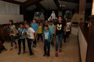 Prin campania „Schimbă o viață“, 20 de copii de la Școala Generală din Lehliu Sat, județul Călărași, au mers în prima tabără din viața lor – Tabăra Copilăriei
