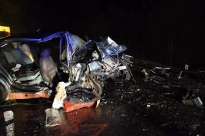 ACCIDENT GROAZNIC în Ungaria! Un român a murit, după ce a intrat cu maşina pe contrasens şi s-a ciocnit frontal cu un alt autoturism. IMAGINI DRAMATICE