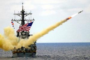 RĂZBOI în Siria! Rachetele americane Tomahawk au ţintit AVIOANE, un aerodrom şi staţii de alimentare cu carburant. Trump l-a anunţat pe Putin că va BOMBARDA Siria (VIDEO)