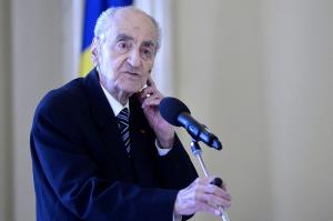 A murit Mircea Ionescu Quintus. Preşedintele de onoare al PNL avea 100 de ani