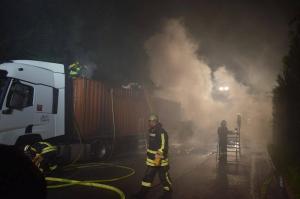 Un şofer român de TIR a fost trezit de explozia camionului, într-o parcare din Germania: "Mi-e frică să mai dorm în cabină!"