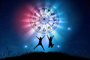 Horoscop 30 iulie 2022. Un weekend plin de dragoste: unele zodii îşi vor întâlni marea iubire