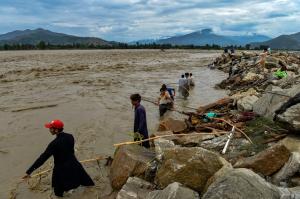 Calamitate în Pakistan: Peste 1.000 de oameni au murit în urma inundaţiilor. Un milion de gospodării afectate