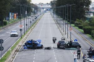 Doi tineri de 24 și 26 de ani, uciși de viteză și de un șofer băut. Destine frânte pe o șosea din Milano, după ce 3 mașini s-au făcut zob