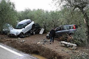 Vremea s-a dezlănţuit în Toscana: 5 morţi în urma inundaţiilor catastrofale. În doar 3 ore au căzut 200 de litri de ploaie pe mp
