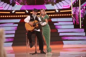 Revelionul cel neBUN aduce la Antena 1 zeci de vedete, în cel mai tare concurs de revelioane. Liviu şi Andrei , alături de Nea Mărin, gazdele show-ului