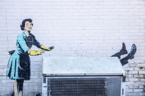 Un mural de Banksy, distrus de agenţii de la salubritate la nici o zi de când a fost dezvăluit. "Motive de securitate"