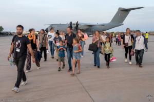 Nouă români au fost evacuați din Sudan, cu ajutorul francezilor. Alți 20 așteaptă să fie scoși din mijlocul luptelor