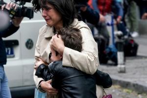 "Toţi cei de la urgenţă plângem şi tremurăm". Mărturii cutremurătoare de la masacrul din şcoala din Belgrad