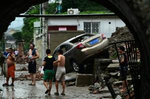20 de morţi la Beijing şi în nordul Chinei, după taifunul Doksuri. Case, mașini, poduri și clădiri, distruse de cea mai gravă furtună din ultimii 10 ani