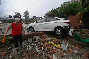 20 de morţi la Beijing şi în nordul Chinei, după taifunul Doksuri. Case, mașini, poduri și clădiri, distruse de cea mai gravă furtună din ultimii 10 ani