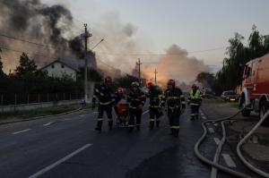 Explozie la stația GPL din Crevedia LIVE TEXT. Un mort și 46 de răniți, între care 8 intubați în stare gravă. Zeci de pompieri au ajuns la spital