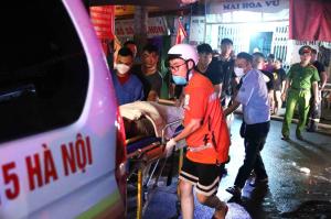 Zeci de morţi şi răniţi după ce flăcările au făcut prăpăd într-un bloc din Vietnam. Incendiul a izbucnit în toiul nopții: 150 de oameni se aflau înăuntru