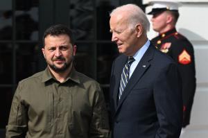 Volodimir Zelenski, primit la Casa Albă. Preşedintele Ucrainei şi soţia sa, Olena, au fost întâmpinaţi de Joe şi Jill Biden