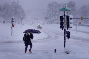 SUA, măturate de furtuni de zăpadă: peste 250.000 de persoane, rămase fără curent. Meteorologii anunță -45 de grade Celsius