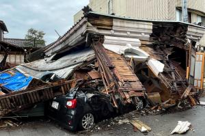 "Nicio casă nu mai este în picioare. Situaţia este catastrofală". Bilanţul cutremului din Japonia a urcat la 62 de morţi