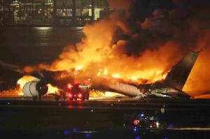 Accidentul aviatic din Tokyo. Piloții avionului Airbus A350 spun că nu au văzut aeronava Pazei de Coastă