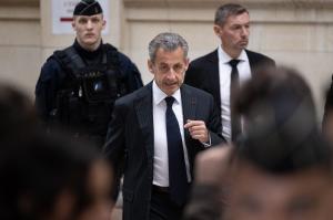 Nicolas Sarkozy, primul preşedinte francez condamnat la închisoare. A primit un an de detenţie pentru finanţare electorală ilegală, dar poate scăpa