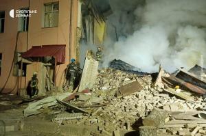 Ruşii au bombardat Kramatorsk și Sloviansk. Oameni prinşi sub dărâmături, după ce mai multe rachete au lovit o şcoală şi clădiri rezidenţiale
