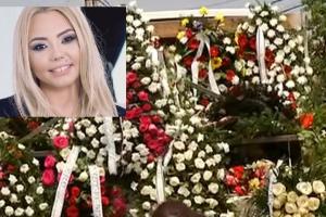 Denisa Răducu a fost condusă pe ultimul drum! Camioane de flori au fost aşternute pe mormânt