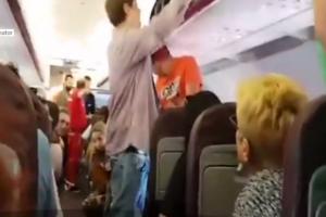 Clipe de groază pentru zeci de români într-un avion care îi ducea în Sicilia. Aeronava fost afectată de turbulențe