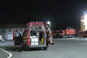 Un bărbat băut a avariat o ambulanță și a agresat echipajul SMURD care fusese chemat de soția lui, la Targu Mureș