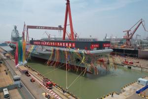 China şi-a lansat oficial cel de-al treilea portavion. Nava va putea propulsa aeronave în aer cu ajutorul unei catapulte