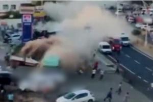 Momentul în care un camion rămas fără frâne ucide dintr-un foc 20 de oameni. Scenele care au îndoliat Turcia şi au îngrozit o lume întreagă