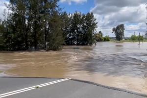 Estul Australiei, înghiţit de ape în urma ploilor abundente. Peste 100 de persoane au fost salvate de pe acoperişuri