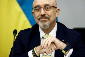Ucraina își asigură stocurile de arme pentru anul viitor. România, printre țările care vor face livrări, susține ministrul apărării de la Kiev
