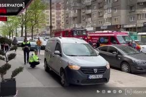 O femeie de 70 de ani s-a ales cu răni grave, după ce a fost prinsă sub o mașină, pe un trotuar din Cluj. Șoferul ar fi dat cu spatele și nu ar fi văzut-o