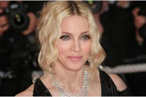 Madonna, la terapie intensivă din cauza unei infecţii bacteriene grave. Artista și-a anulat turneul din America de Nord şi Europa. În ce stare se află