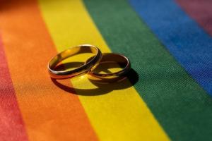 Modificările propuse pentru OUG 194/2002 nu reglementează recunoaşterea căsătoriilor între persoane de acelaşi sex în România. Precizările MAI