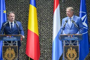 Dotarea armatei "trece într-un cu totul şi cu totul nou nivel", anunță Iohannis. România alocă 2,5% din PIB pentru armată