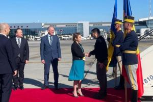 Zelenski a ajuns la Bucureşti: Ne-aţi ajutat în cele mai întunecate momente. Primele imagini cu liderul de la Kiev în România
