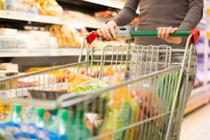 Rata anuală a inflației a scăzut puternic în noiembrie. Alimentele s-au scumpit cu 6,84%, iar biletele de avion cu aproape 30%