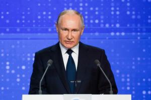 Putin promite, în primul său discurs de campanie, să facă din Rusia o putere suverană: Nu renunţăm în schimbul câtorva cârnaţi