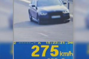 Șofer prins cum conduce un BMW cu 275 km/h, în Brașov. Mesajul hilar postat de polițiștii de la rutieră: "Suntem impresionaţi de performanţa ta"