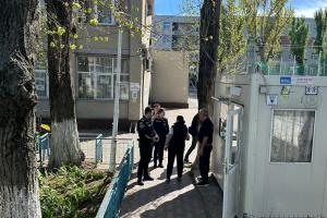 Explicaţii la Inspectoratul Şcolar din Sectorul 6, după atacul din curtea Liceului Iuliu Maniu. Agresorul a fost reţinut pentru 24 de ore