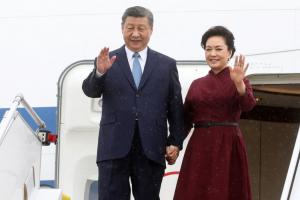 Preşedintele Xi Jinping şi-a început turneul european, cu o primă oprire în Franţa. Mizele vizitei liderului de la Beijing