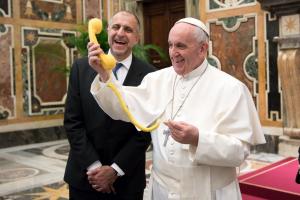 Papa Francisc, "victima" unei FARSE: Cadoul INEDIT primit de Suveranul Pontif (FOTO)