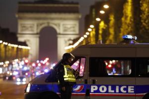 ATENTAT TERORIST pe Champs Elysees, în Paris. Ce se ştie despre ATACATOR. Poliţia franceză a emis un mandat de arestare pentru un al doilea suspect (VIDEO)