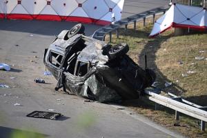 Șapte morți într-un Mercedes Vito, după ce șoferul a vrut să scape de poliție. Groază pe autostrada A94 din Germania