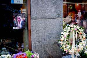 "Antoneta, ne-ai rupt sufletele!" Româncă înjunghiată până la moarte, într-un supermarket din Haga. Familia, prietenii și colegii tinerei sunt în stare de șoc