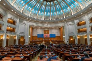 Camera Deputaţilor şi Senatul, şedinţă comună pentru eliminarea pensiillor speciale ale parlamentarilor. Participă şi Ciolacu