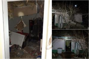 Explozie devastatoare într-o casă din Vaslui. Doi bărbaţi, scoşi cu răni de sub dărâmături, alte două persoane, salvate de vecini