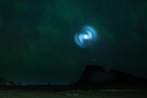 Fenomen misterios pe cer: O spirală uriaşă a apărut în timpul aurorei boreale, în Norvegia. Explicaţia oamenilor de ştiinţă