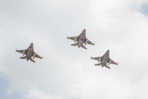 România a primit 9 din cele 32 avioane F-16 cumpărate de la Norvegia: Alte 3 aeronave au sosit la Câmpia Turzii. FOTO