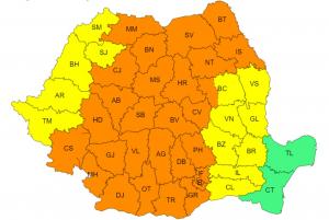 Cod portocaliu de vijelii şi ploi torenţiale în jumătate de ţară, inclusiv în Bucureşti şi Ilfov. Furtunile lovesc până mâine dimineaţă